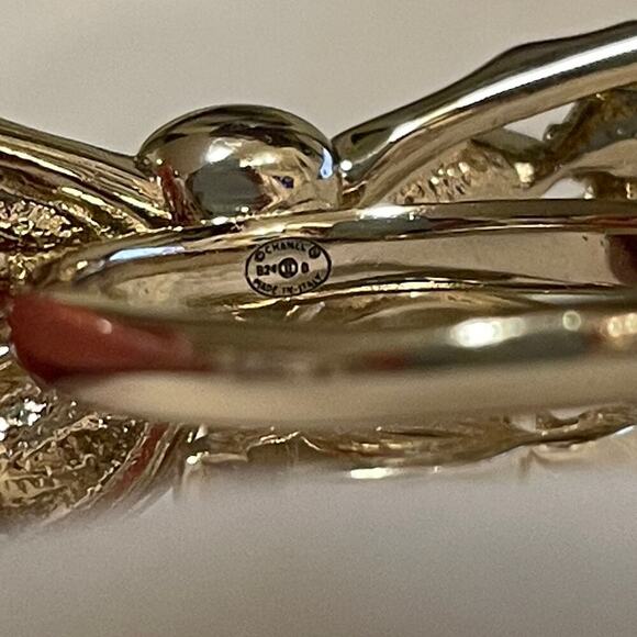 Chanel 24B Bow Ring | 24K GP Crystal CC Charm, Size 6, Hallmarked RARE Authentic - Picture 7 of 12
